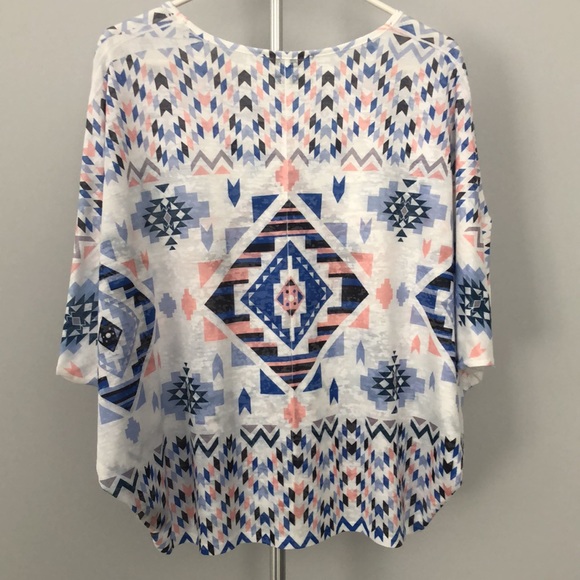 Forever 21 Tribal Aztec Print Bat Wing Sleeve Top Sz L - Picture 2 of 11